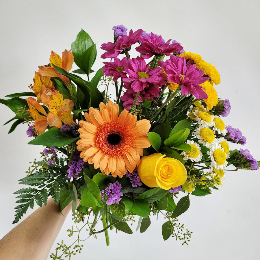 Bouquet de fleurs assorties colorées