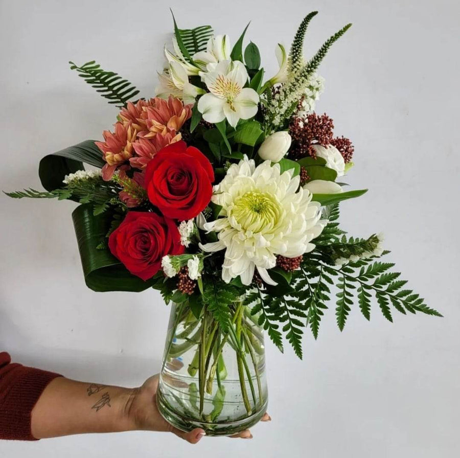 Arrangement je t'aime ( Couleurs pêche, rouge et blanc)