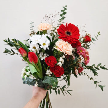 Emballage fleurs assorties rouge/pêche et blanc